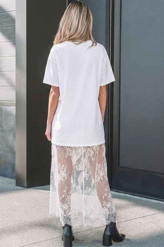 Effortless Chic Meets Elegance – The Lace Hem Maxi Tee Dress