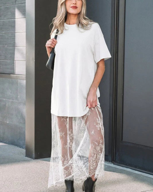 Effortless Chic Meets Elegance – The Lace Hem Maxi Tee Dress
